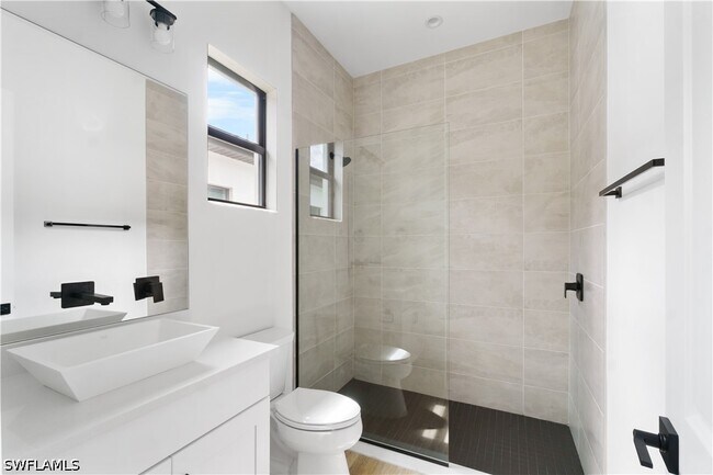 Building Photo - 837 91st Ave N