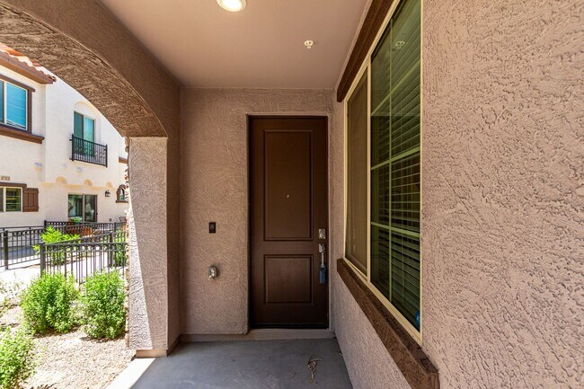 Building Photo - 2720 S Decatur Dr