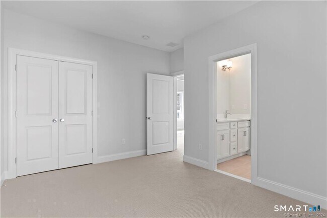 Building Photo - 348 Halley Ave