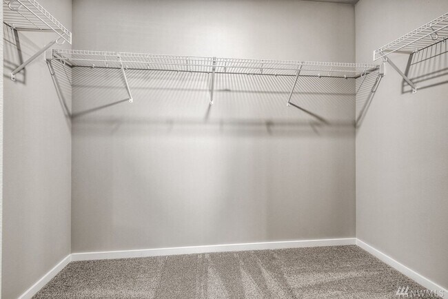 Building Photo - Listed For Rent