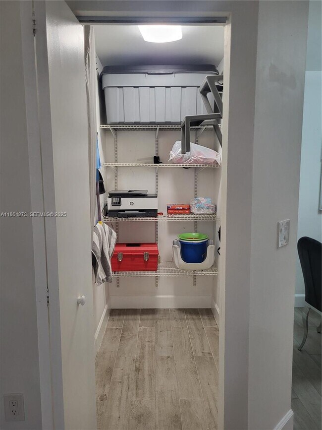 Building Photo - 4555 NW 99th Ave