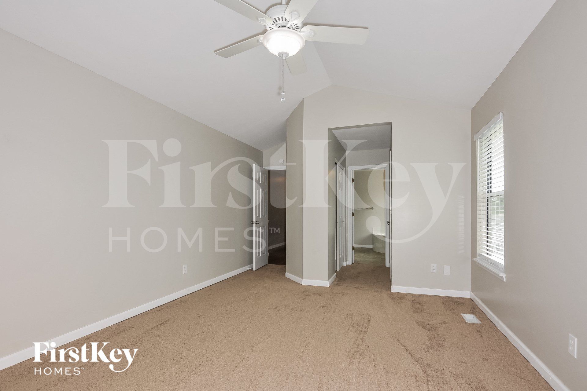 Building Photo - 124 Royallsprings Pkwy