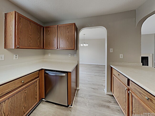 Building Photo - 5926 Ironmill Creek