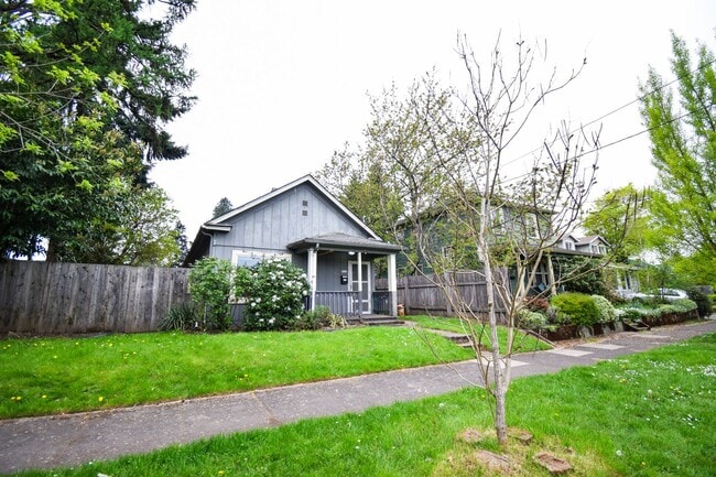 Building Photo - Charming 3 bedroom home in North Portland