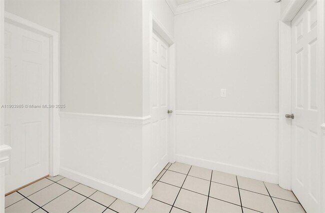 Building Photo - 13774 SW 124th Avenue Rd