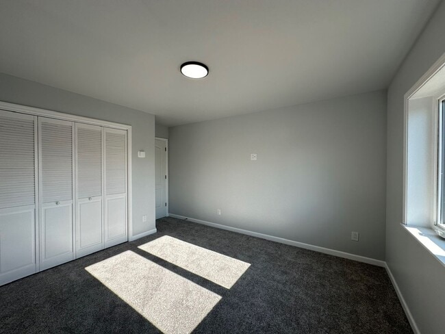 Building Photo - New Energy Efficient Constuction!