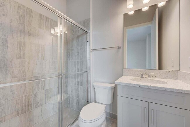 Building Photo - 9296 Crestview Cir