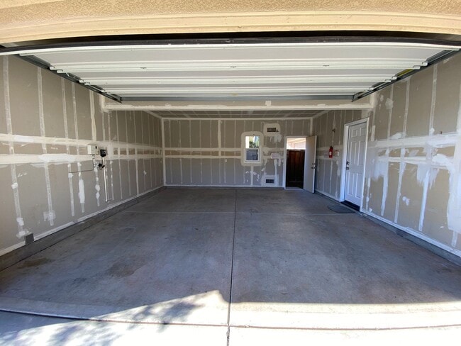 Building Photo - Move in by 01/15/2026 and Get $300 Off the First Month of Rent