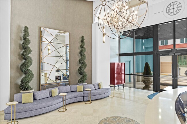 Building Photo - 255 Evernia St