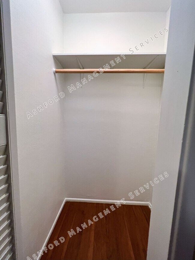 Building Photo - 3 BEDROOM 2 BATH IN HEART OF CHANDLER WITH...