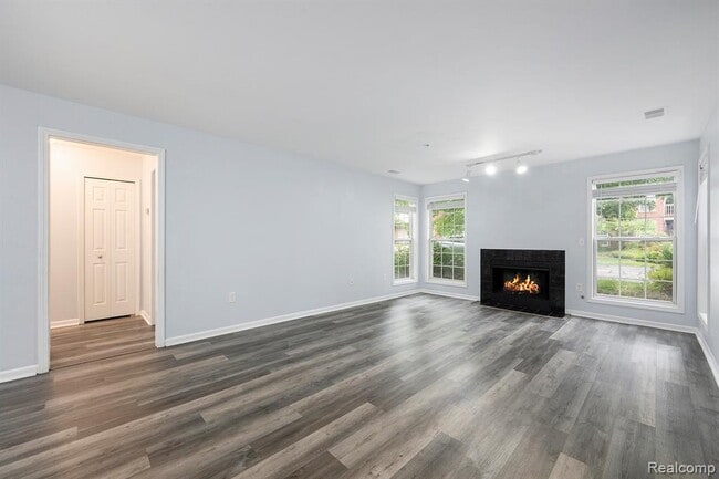 Building Photo - 28139 Carlton Way Dr