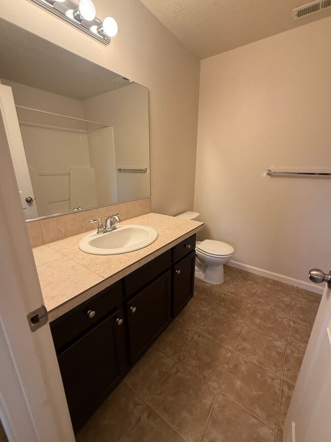 Building Photo - Beautiful Contemporary Home in Hillsboro