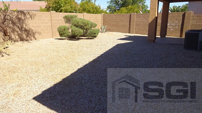 Building Photo - Beautiful split floorplan in a great neigh...