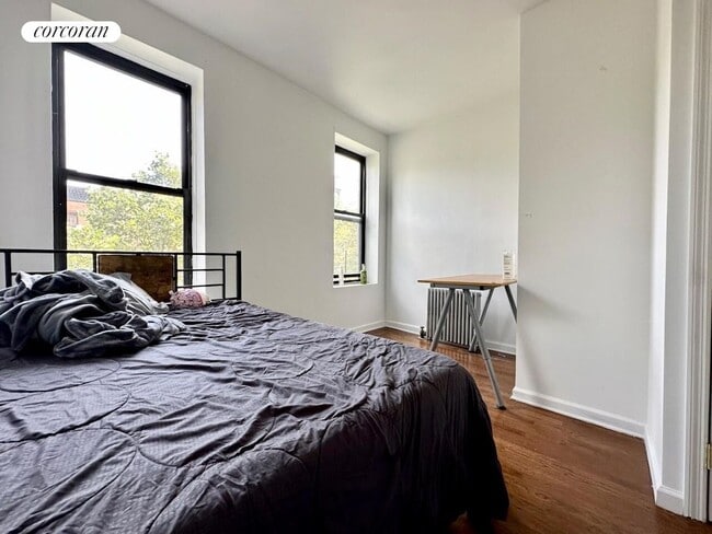 Building Photo - 40 W 127th St