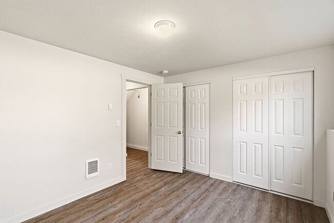 Building Photo - 10923 E 16th Ave