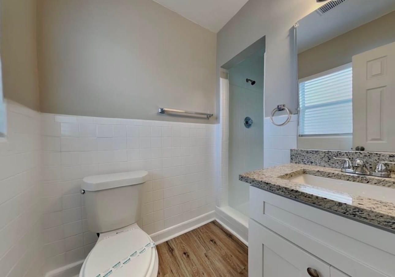 Building Photo - 1704 Newton St