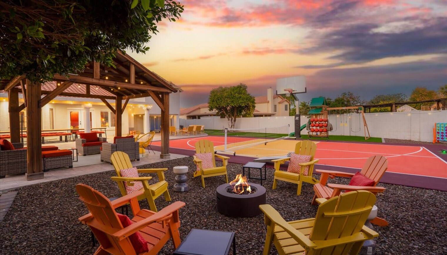 Building Photo - 2431 E Laurel St