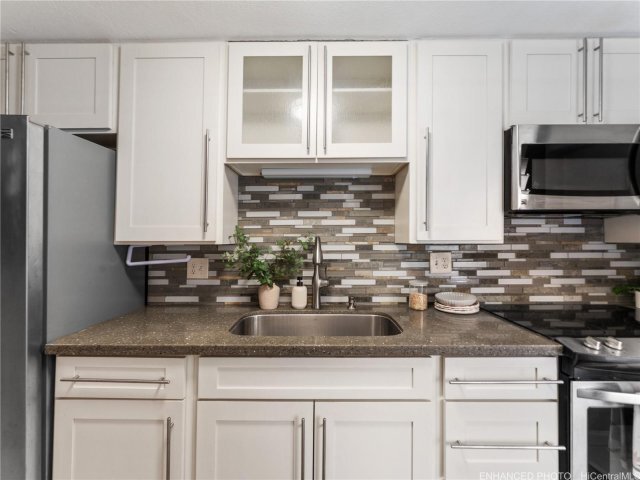 Building Photo - 1541 Dominis St