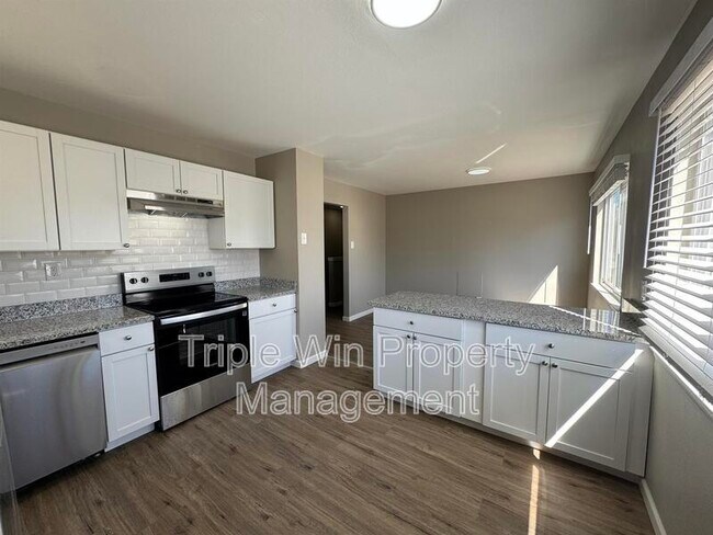 Building Photo - 5122 Ville Maria Ln