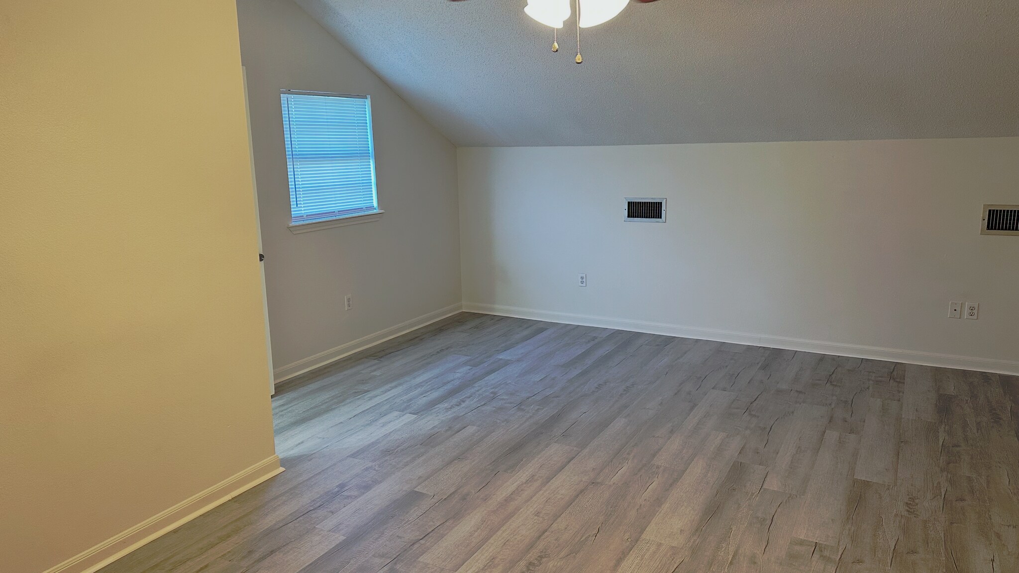 2nd floor bedroom - 214 Gloria St