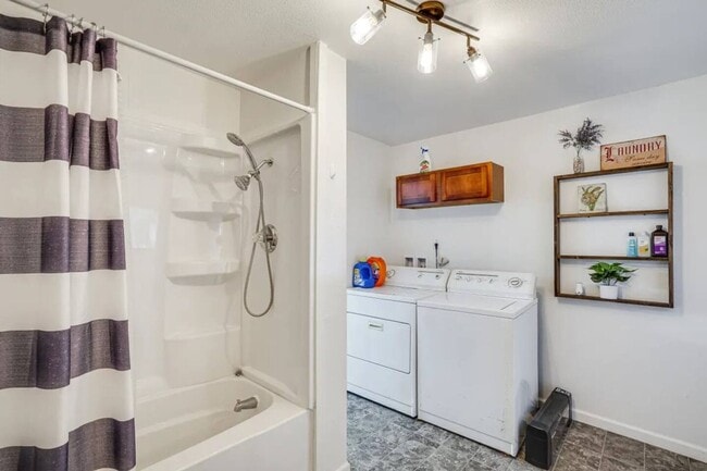 Building Photo - 3101 Bagnell Dam Blvd