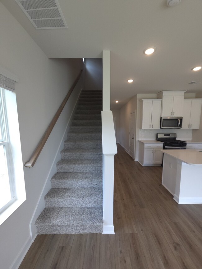 Building Photo - 2 Rockshire Trl