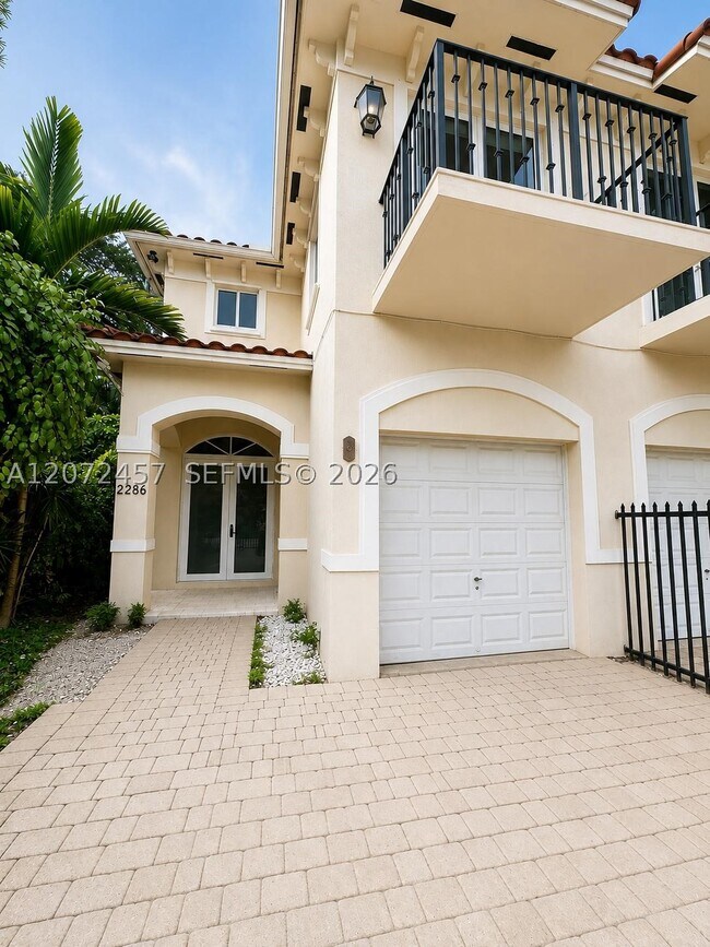 Building Photo - 2286 SW 16th Ct