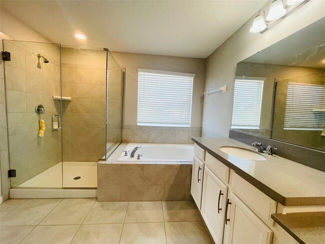 Building Photo - 8892 Lake Hall Ln