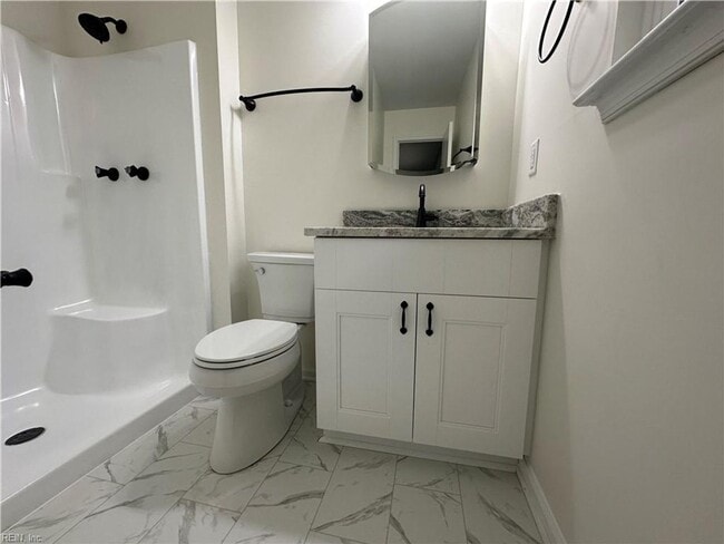 Building Photo - Beautiful 3 Bedroom 2.5 Bathroom Home in Lynnhaven