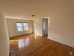 Building Photo - 16 Hall Pl