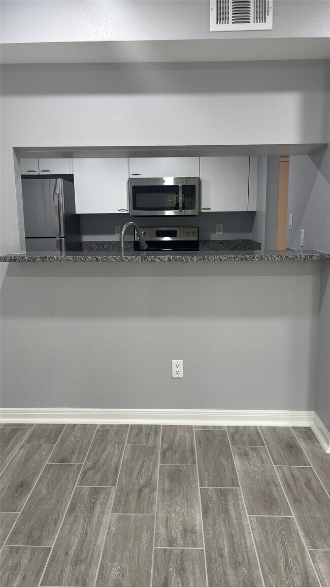 Building Photo - 12633 Memorial Dr