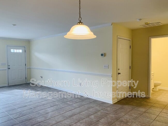 Building Photo - 9436 Elizabeth Townes Ln