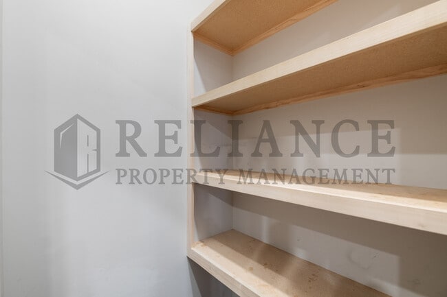 Building Photo - 1615 E Horstmann Ct