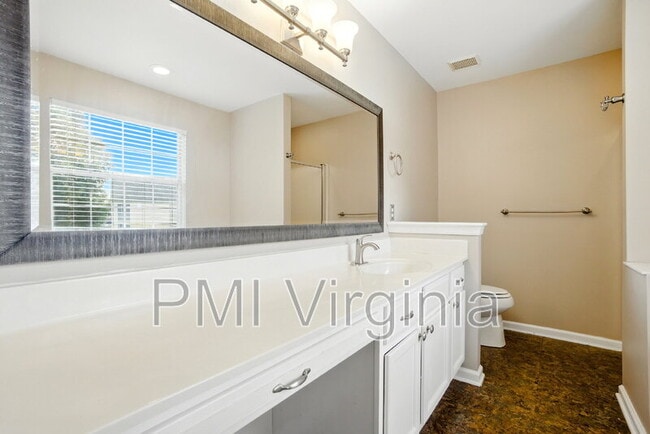 Building Photo - 312 Hickory Hinge Way
