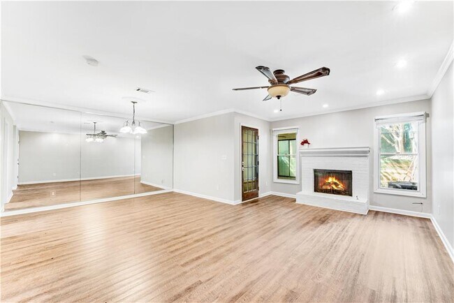 Building Photo - 1420 Old Virginia Ct SE