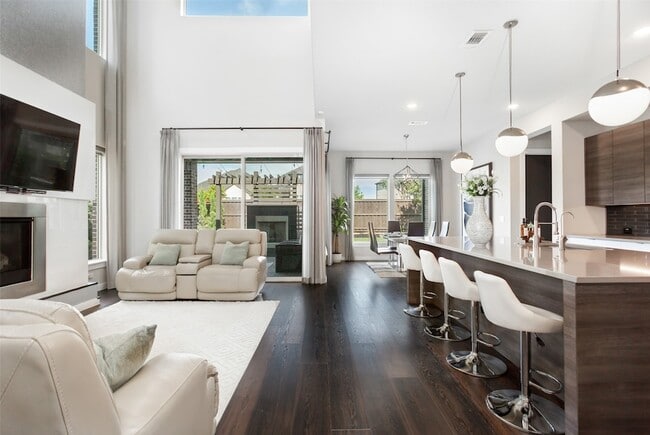 Building Photo - 2468 Electra Dr