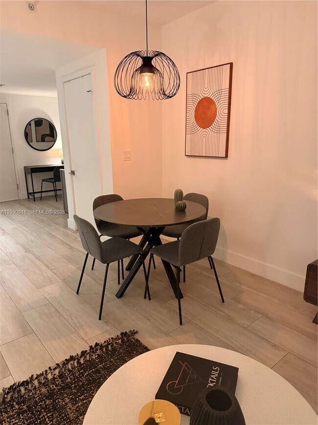 Building Photo - 121 NE 34th St