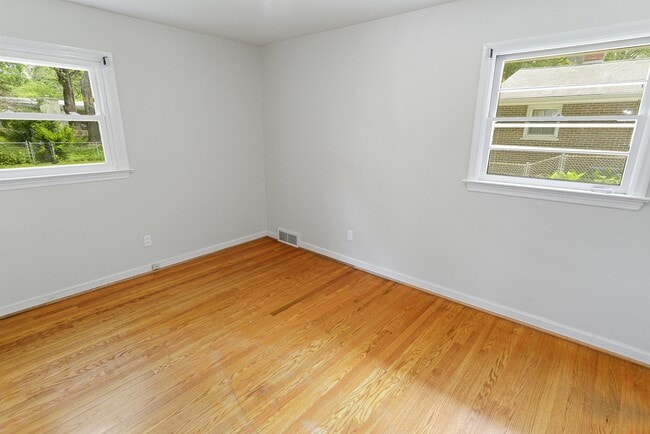 Building Photo - 160 St Benedict Ln