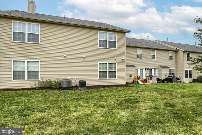 Building Photo - 122 Cardinal Ln