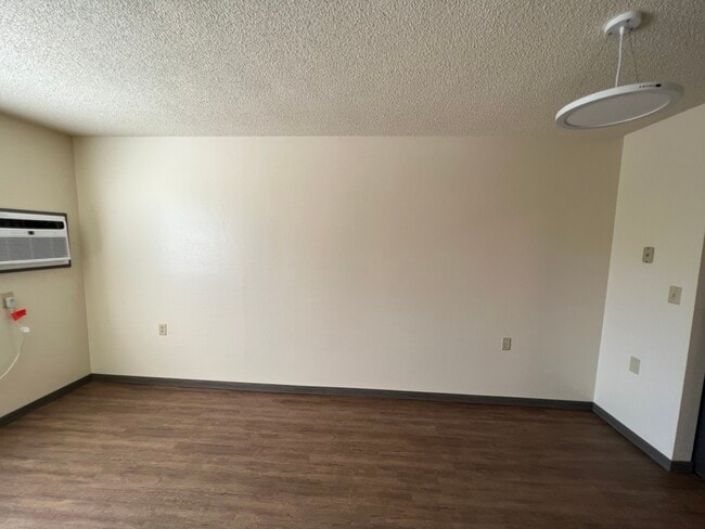 Building Photo - 117 Maine St