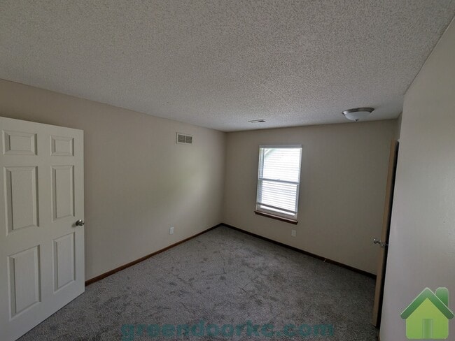 Building Photo - 514 Kenneth Ln