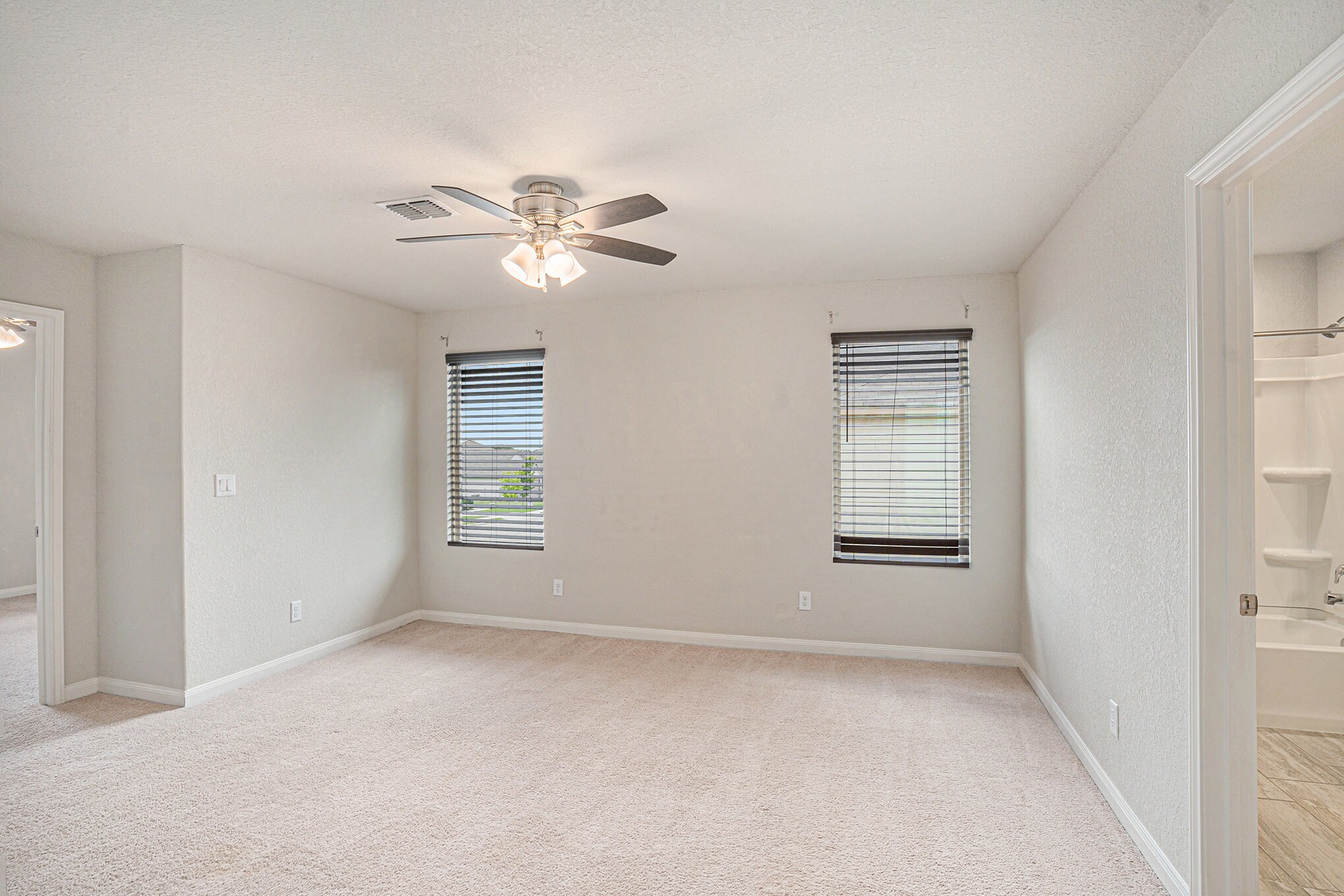 Building Photo - 533 Sand Trail St