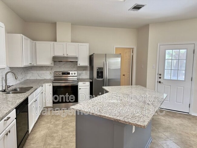 Building Photo - 1206 Devil Ridge