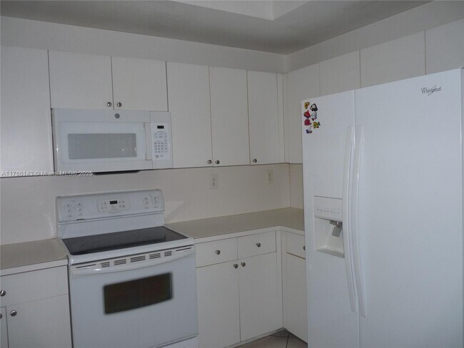 Building Photo - 8980 W Flagler St