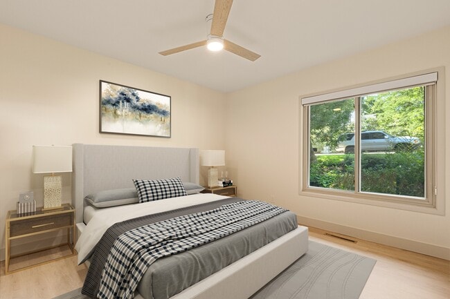 Building Photo - 815 Dewey Ave