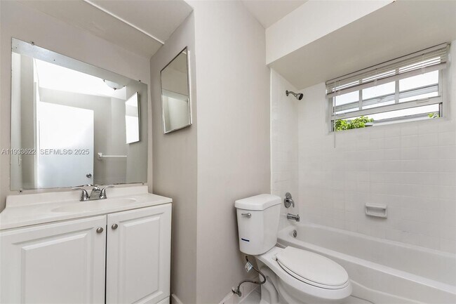 Building Photo - 2220 NW 44th Ave