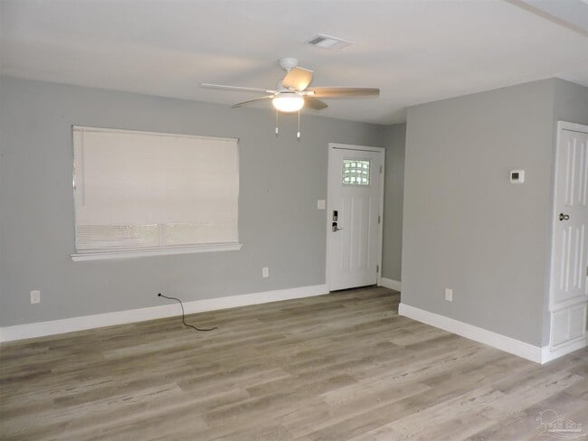 Building Photo - 603 N Crow Rd