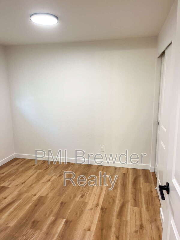 Building Photo - 9727 5th St NE