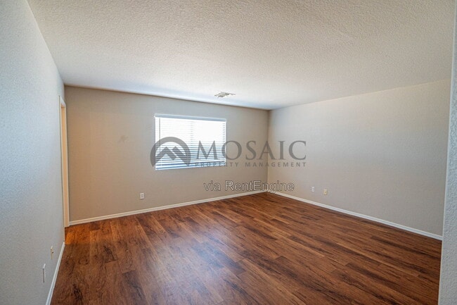 Building Photo - 1158 E Silversmith Trail