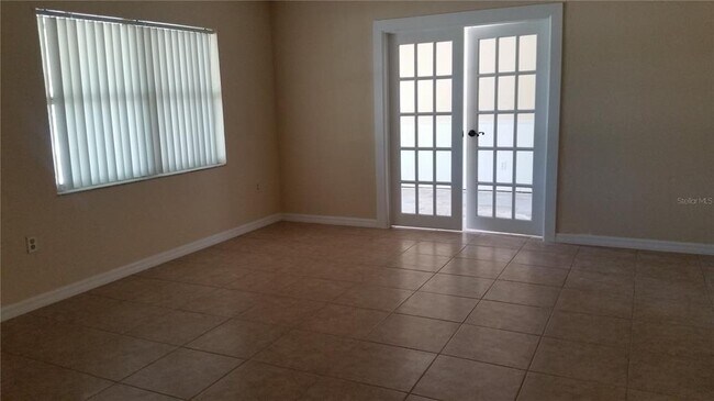 Building Photo - 931 Cedar Cir